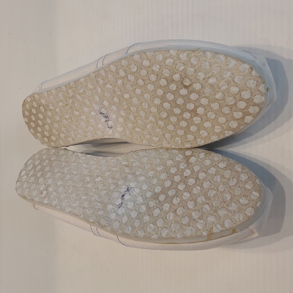 Toms Women's White With Blue Contrast Stitching Classic Alpargata Loafer Flats - Picture 9 of 12